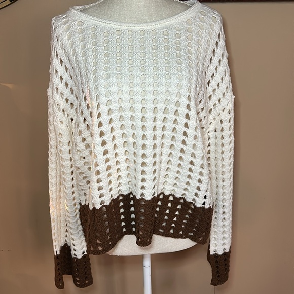 Women's A. Byer Crocheted Cropped Sweater Size X-Large Brown and Cream - Picture 13 of 13